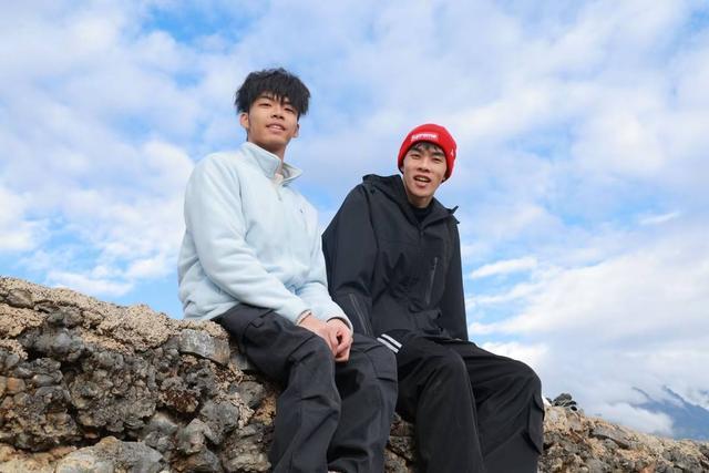 沙巴体育官方网站-一个轮椅少年在足球场当守门员：撕去“励志”标签，为“普通”欢呼